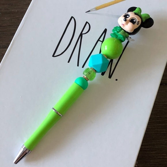 Disney Doorables: Mickey & Friends: Minnie Mouse handmade beaded pen - Picture 2 of 3
